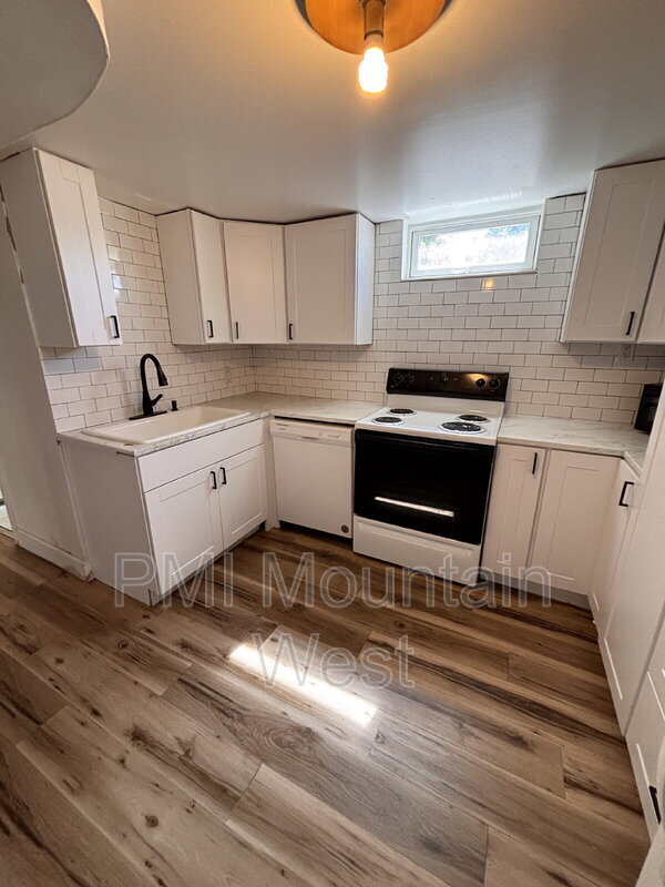 Photo - 724 N 1200 E St