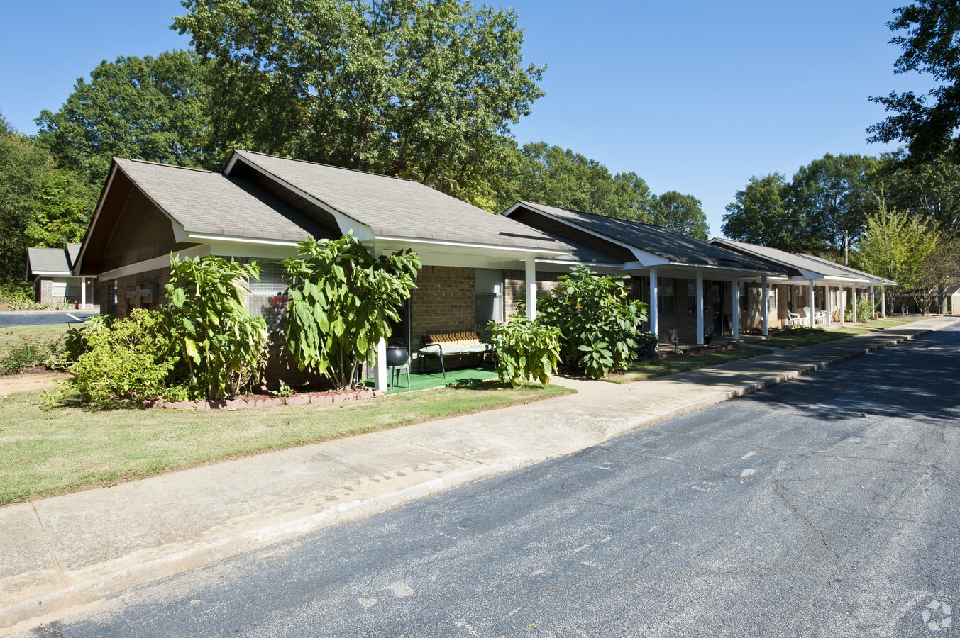 Walton Village Apartments - Walton Village Apartments