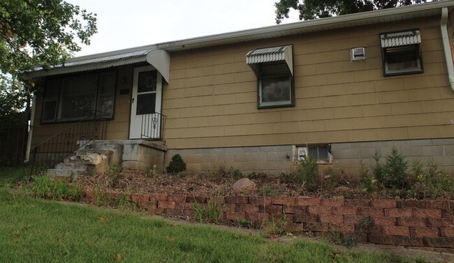 Building Photo - 1030 Quincy St