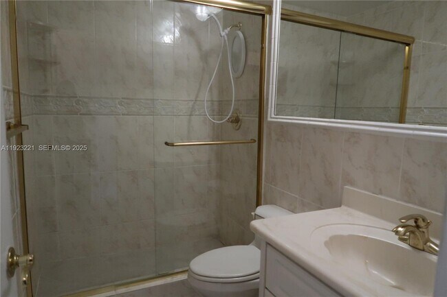 Photo - 3922 NE 166th St Unit S105