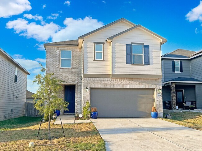 Building Photo - Comfy Converse Home—Stylish Upgrades, Grea...