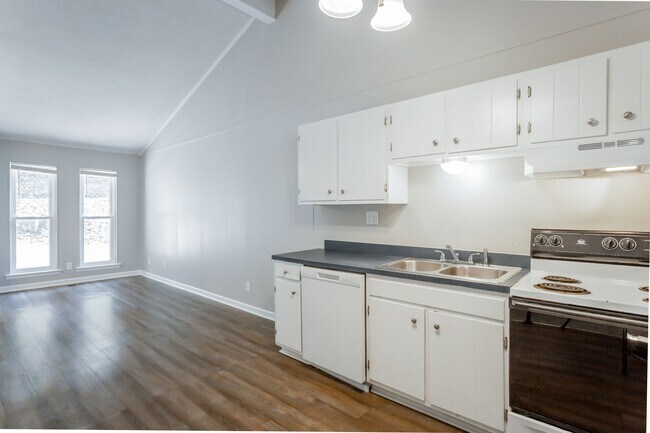 Photo - 5221 Old Trail Unidad 5219