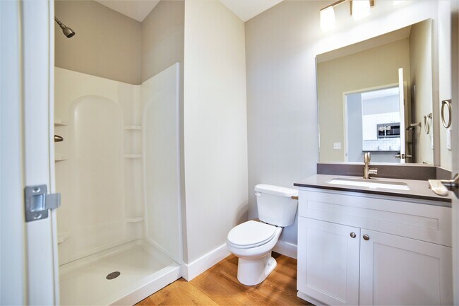 Photo - 3004 West St Unidad 102