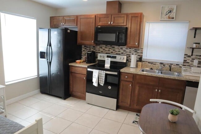 Photo - 807 Adams St