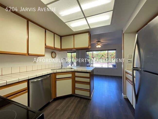 Photo - 6204 Jarvis Ave