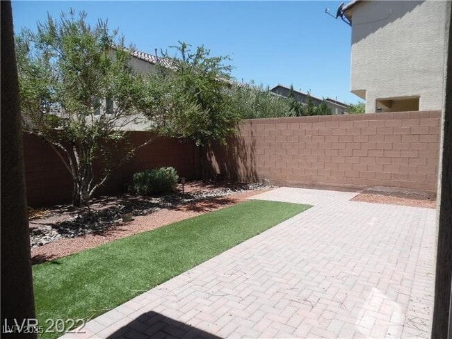 Building Photo - 10357 Pima Crossing Ave Rental