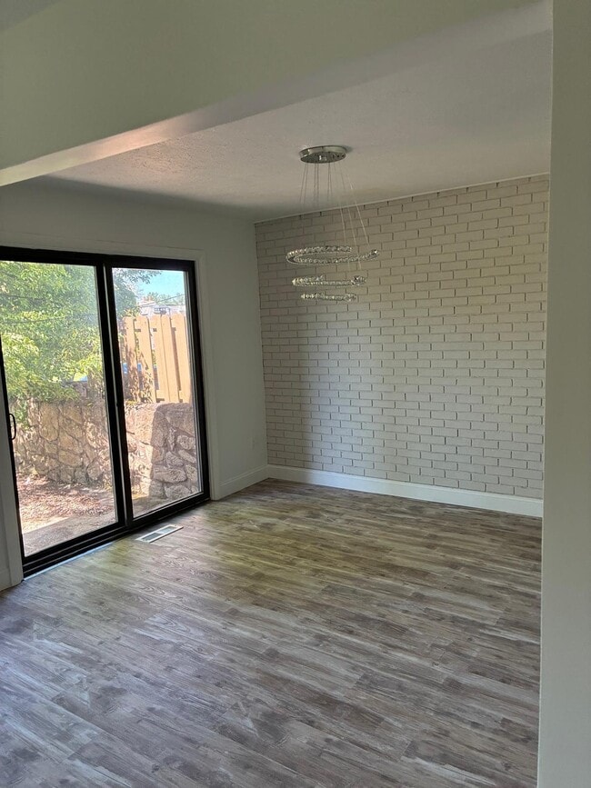 3421 Burrwood Dr