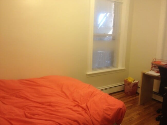 Photo - Fort Hill 5 Bed – 1,100 Sq Ft – W/D in Unit – High Ceilings – 9/1