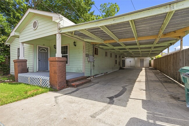 Building Photo - 7839 Goode St Unit B