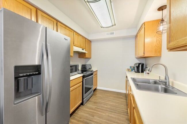 Photo - 2 bedroom downtown condo next to the Hospi...