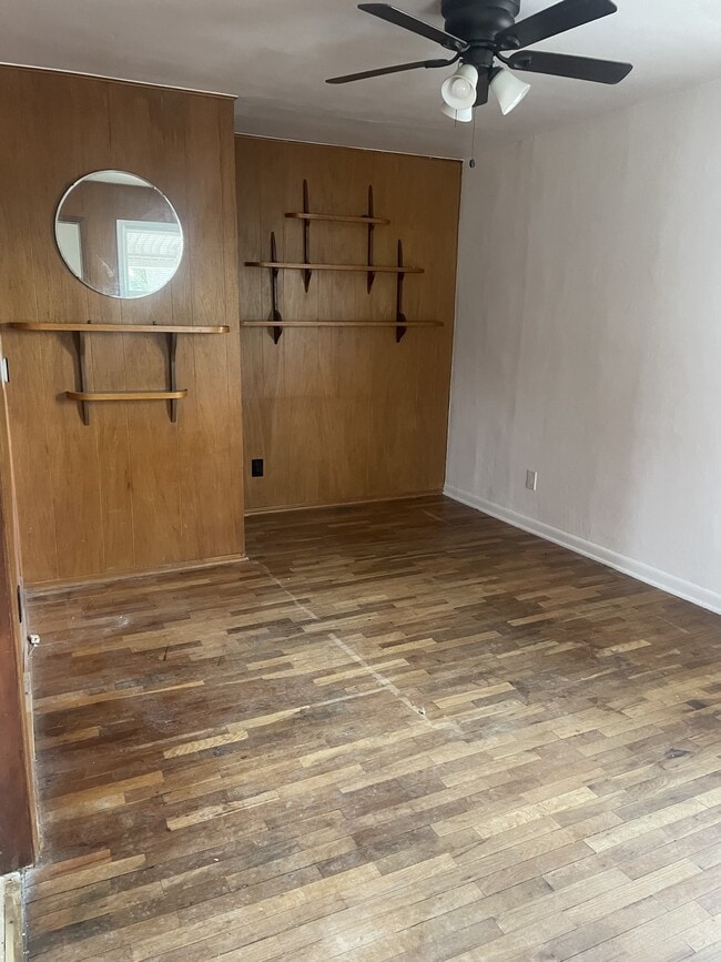 Photo - 740 Cawood St