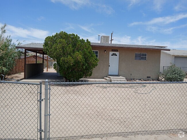 Building Photo - Welcome to our 2 Bedroom 1 Bath House
