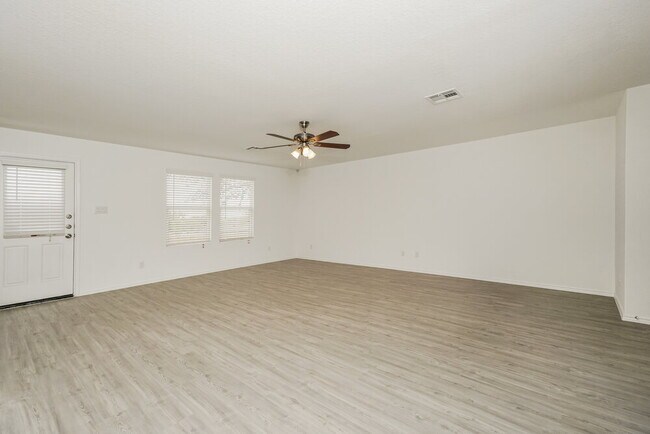 Photo - 10106 Gap Crk