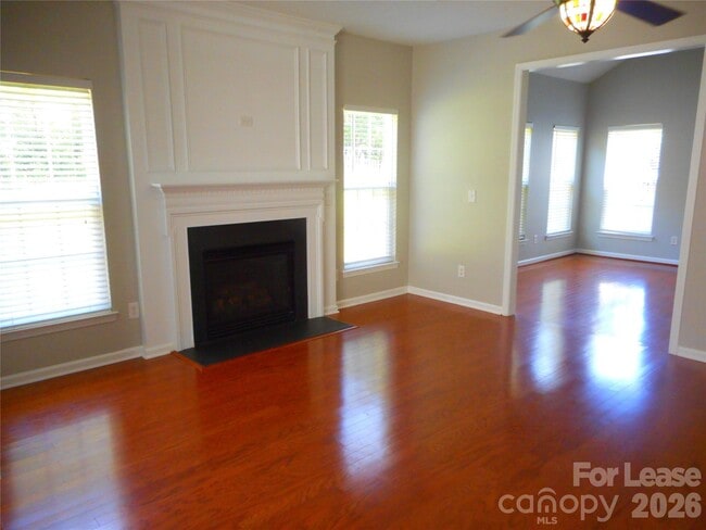Photo - 1018 Fountainbrook Dr