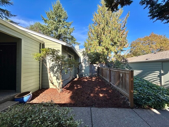 Photo - Serene 2 Bed, 2 Bath Updated Hidden Gem!