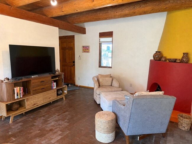 Photo - 243 Closson St