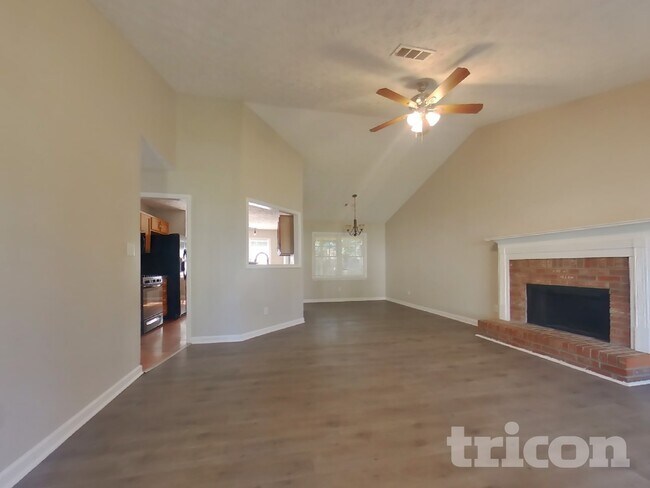 Photo - 420 Austin Dr