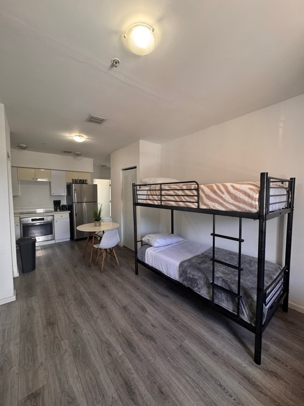 Photo - 700 Meridian Ave