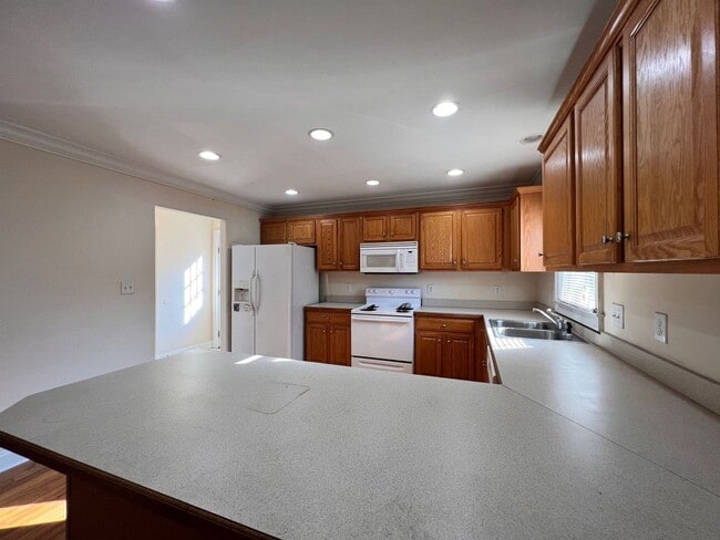 Photo - PRE-LEASING FOR AUGUST 2026!