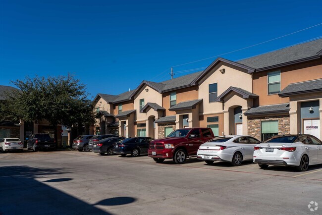 Building Photo - 1014 Monaco Blvd Unit 37 Rental