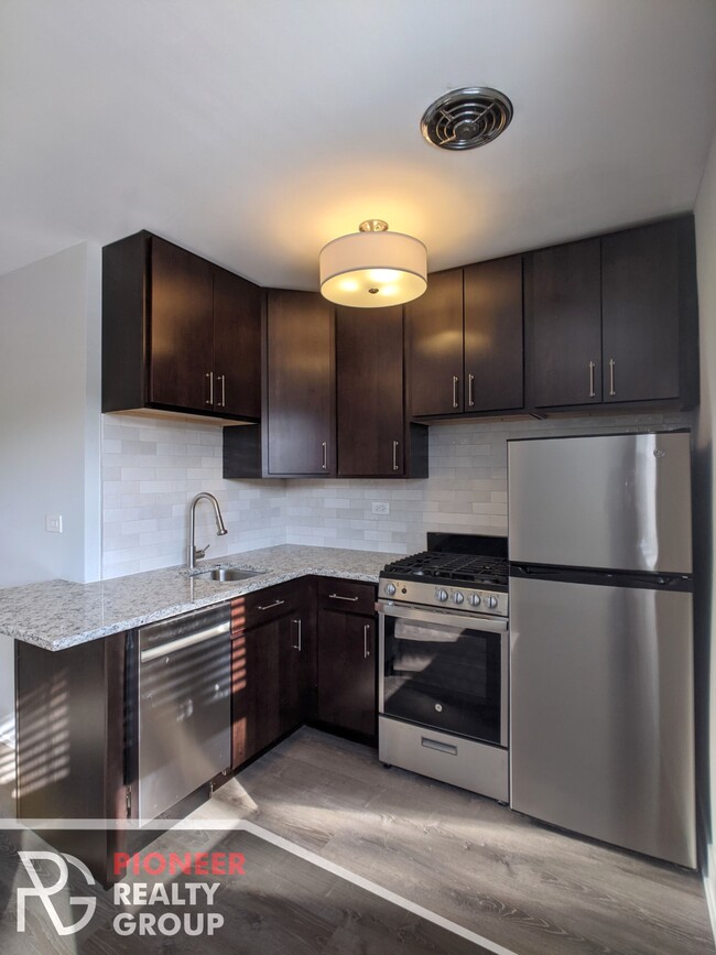 Photo - 503 W Barry Ave Apartments Unit 324