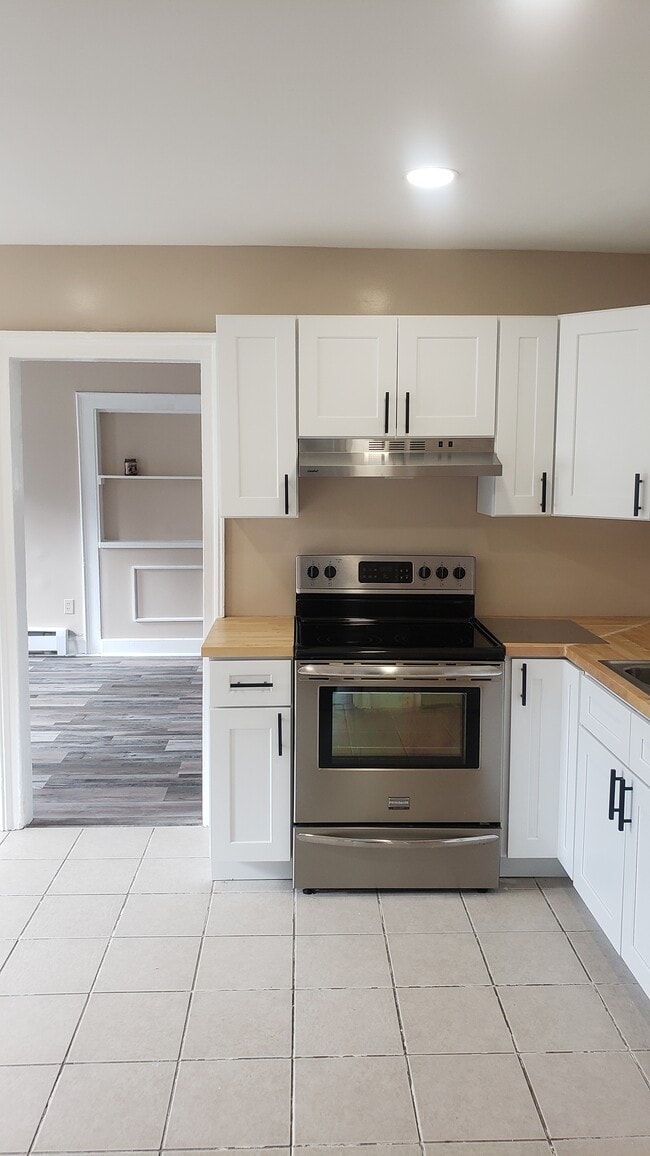 Photo - 19 Mahl Ave Unit 3rd Floor Mahl