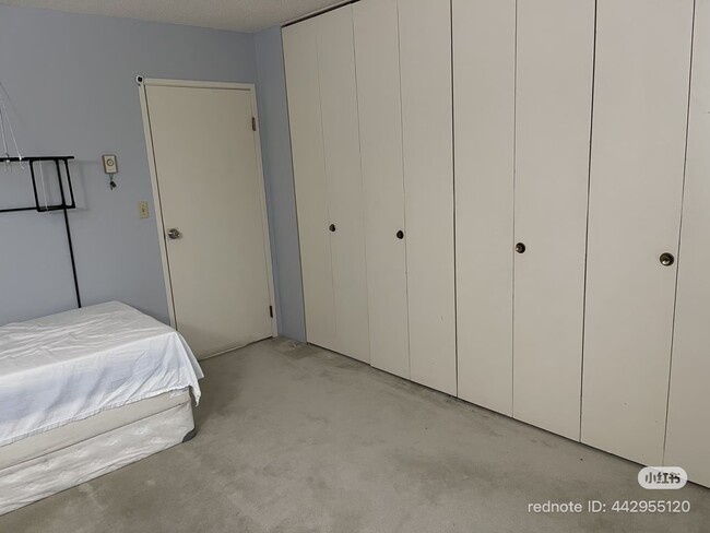 Photo - 4540 8th Ave NE Unit 502