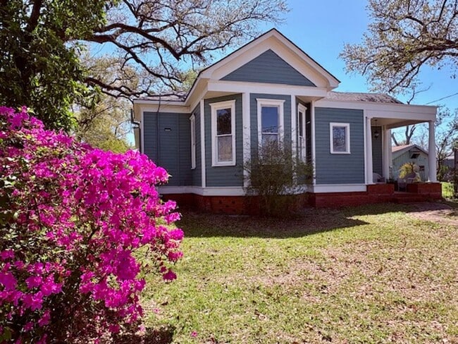 Building Photo - 516 East St Unit B