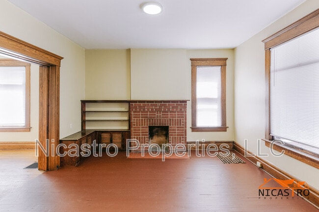 Photo - 2064 Indianola Ave