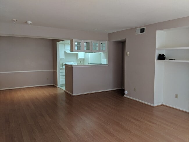 Photo - DTC Ground Floor 2 Bedroom 2 Bath Condo For Rent - Great Location and Amenities