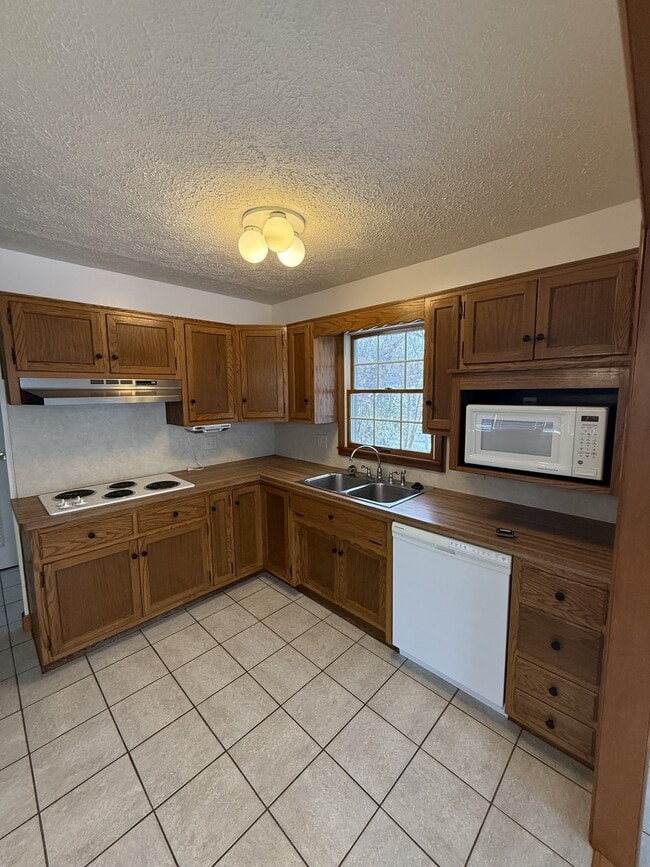 Photo - 1718 Syracuse Dr