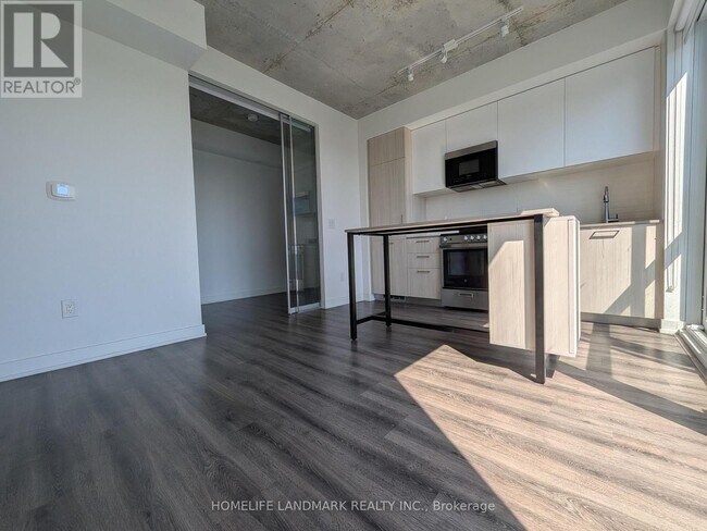 Photo - 65 Mutual St Unit 2801