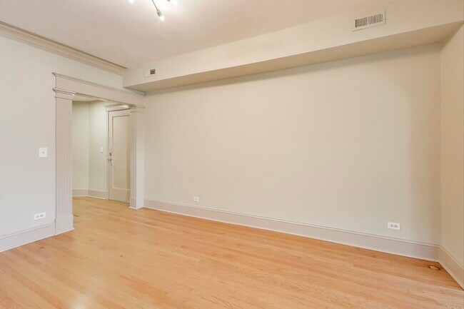 Photo - 6146 S Evans Ave