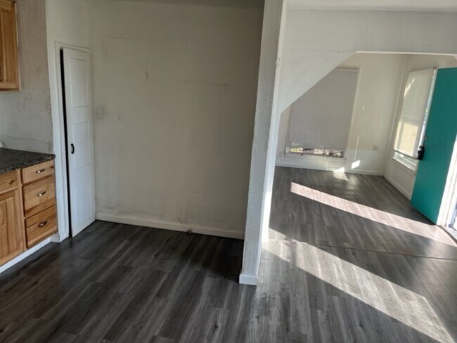 Photo - 3 bed 1 bath ready now