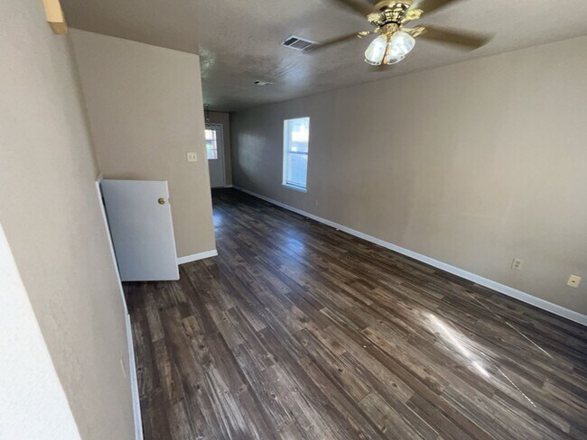 Photo - 1201 Monroe Loop Unit D