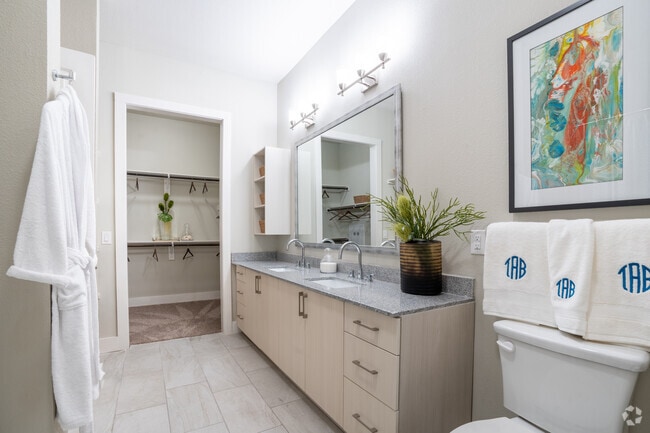 1BR, 1BA - 813SF - Bathroom