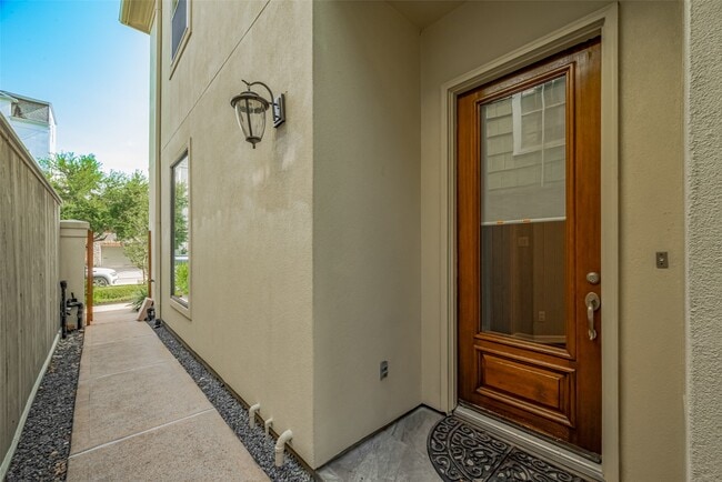 Photo - 4006 Lanark Ln