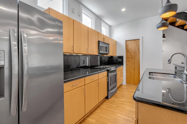 Photo - 622 W Main St Unit 103