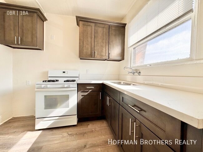 Photo - 1802 N La Brea Ave Unit 107