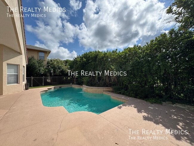 2521 Roat Dr