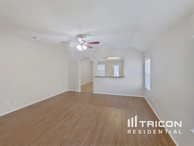 Photo - 1112 Roman Dr