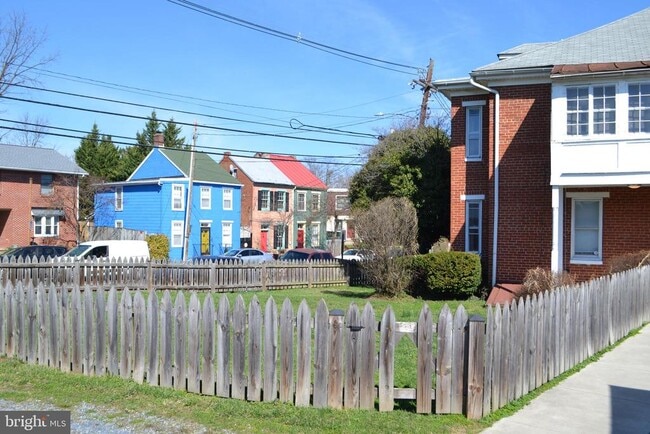 Building Photo - 200 W All Saints St