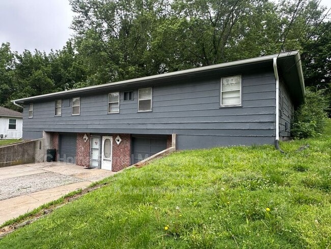 Photo - 3028 N 71 St