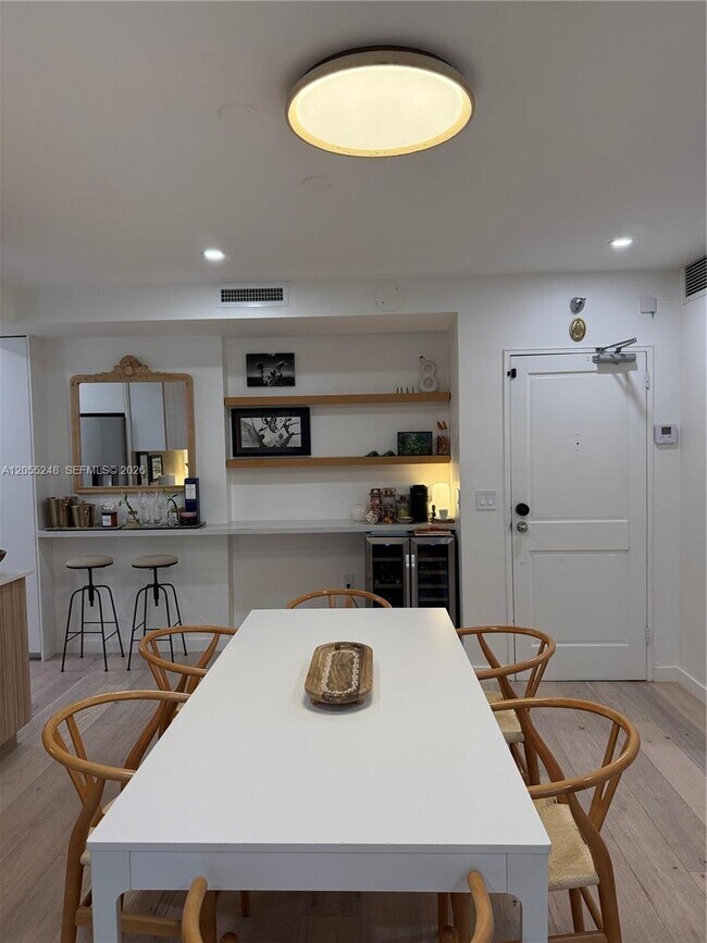 10185 Collins Ave Unit 822