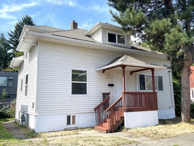 Building Photo - 4713 N Commercial Ave