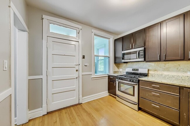 Photo - 2646 Ewing Ave Unit 2