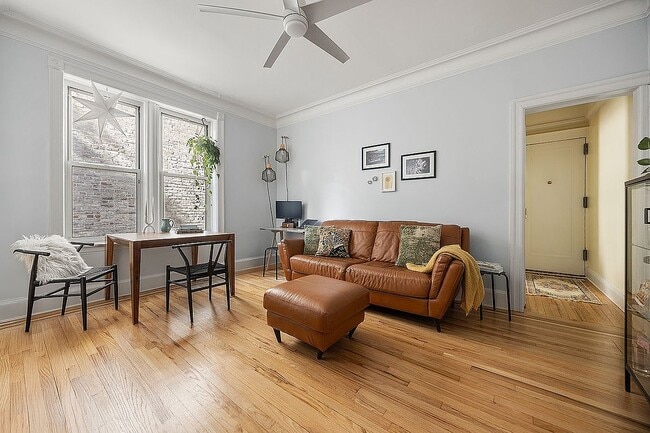 Photo - 19 Fiske Pl Unidad C1