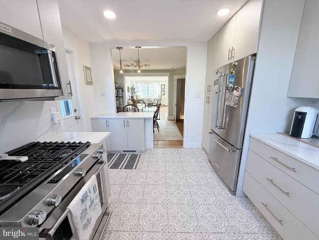 Photo - 3463 W Queen Ln