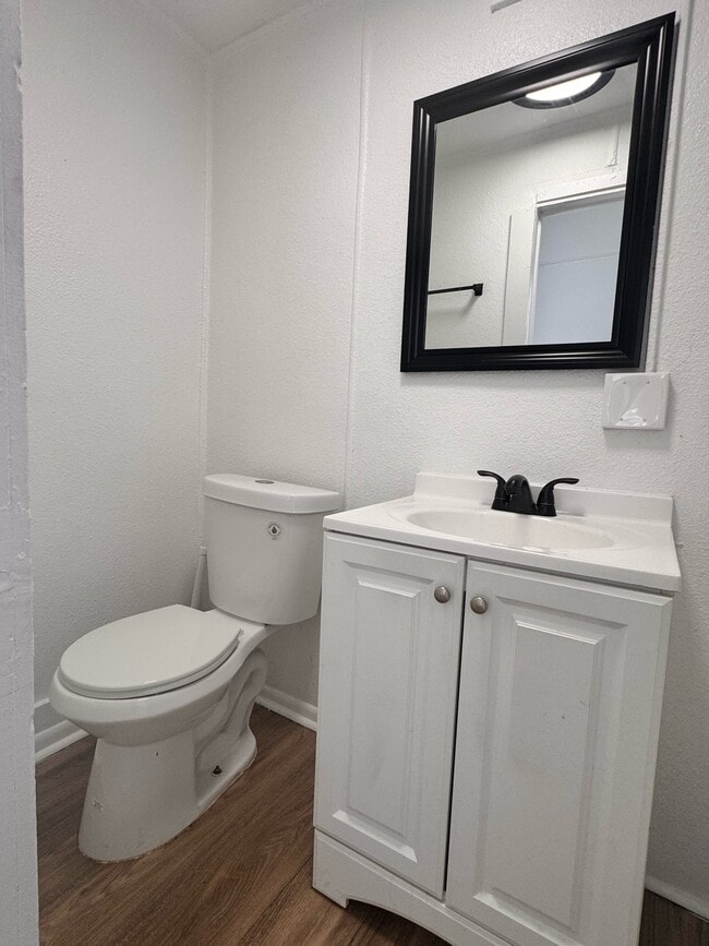 Photo - 135 E 17th St