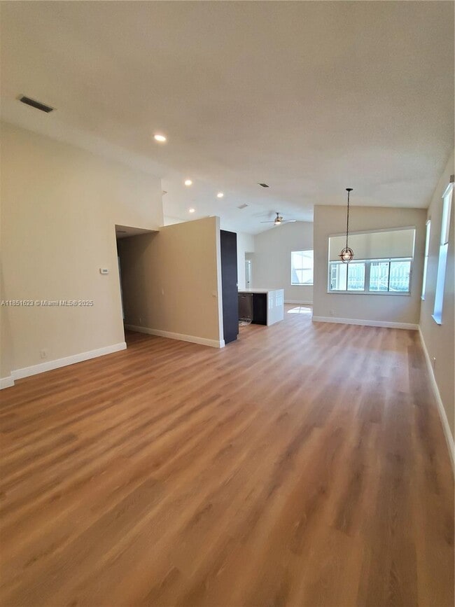 Photo - 858 Briar Ridge Rd